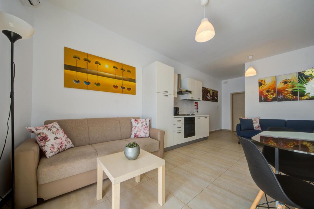 2 Bedroom Apts And Penthouse Close To Bugibba Promenade By Shortletsmalta San Pawl il-Baħar Extérieur photo